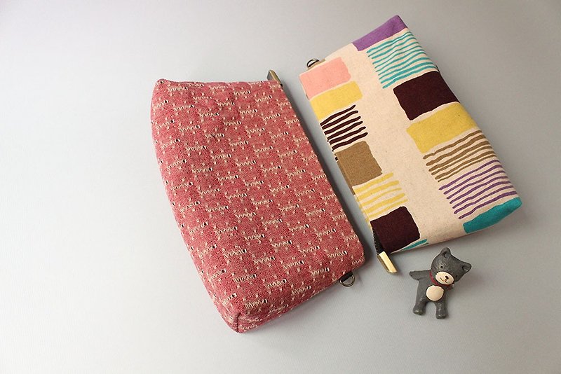 Cosmetic bag/ Universal bag/ Small bag/ First dyed cloth/ Japanese cotton - กระเป๋าเครื่องสำอาง - ผ้าฝ้าย/ผ้าลินิน หลากหลายสี