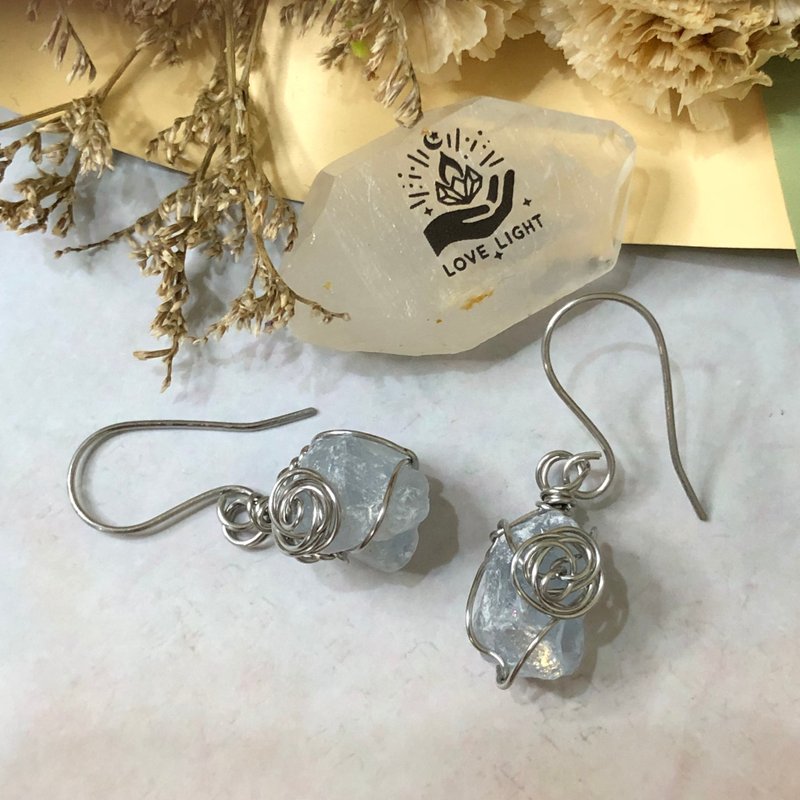 Opening Offer Celestite Raw Ore Earrings Titanium Steel Ear Hooks Medical Steel - ต่างหู - สแตนเลส สีน้ำเงิน