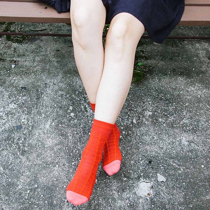 蘑菇Mogu / 襪子 / 蘑菇襪(8)-紅格子M號 - 襪子 - 棉．麻 紅色