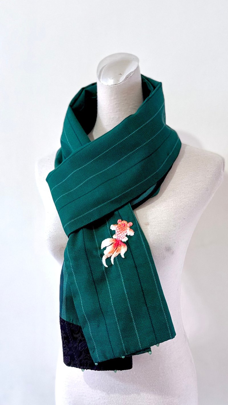 純手作/郵差綠日本傳統大島紬毛料黑色立體緹花圍巾披肩 - 圍巾/披肩 - 羊毛 綠色