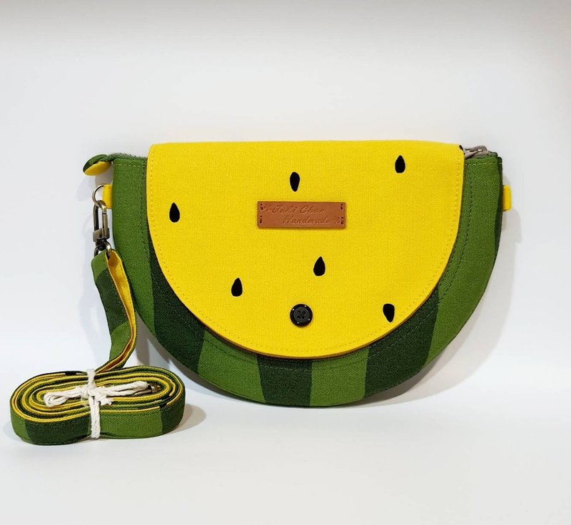 Yellow Watermelon Crossbody Bag - กระเป๋าแมสเซนเจอร์ - ผ้าฝ้าย/ผ้าลินิน สีเหลือง