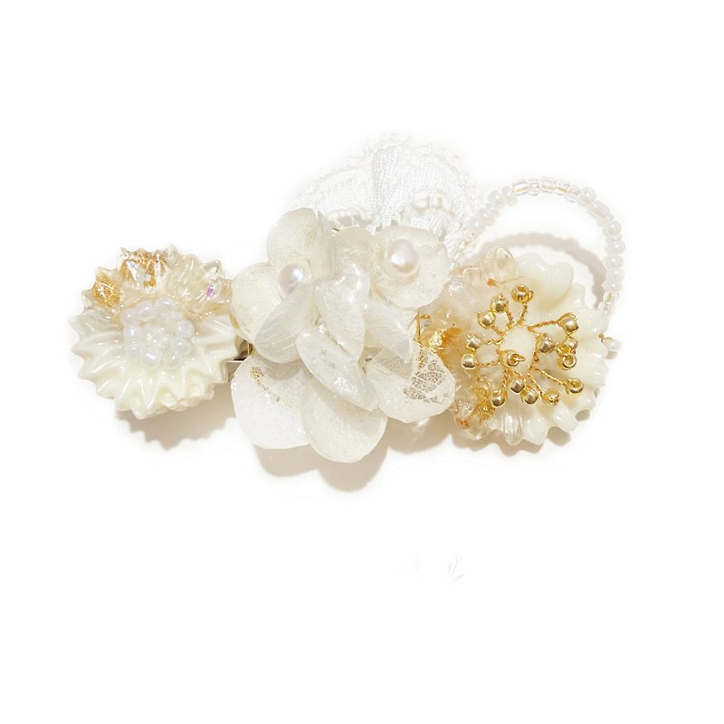 日本樹脂白色雛菊蕾絲花朵髮夾二週年 - 髮夾/髮飾 - 植物．花 白色