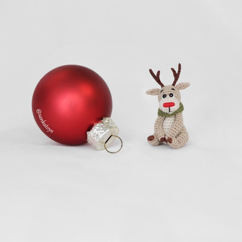 Crochet pattern Micro reindeer Rudolph, PDF Digital Download, DIY mini christmas - 手工藝教學/工具書 - 其他材質 