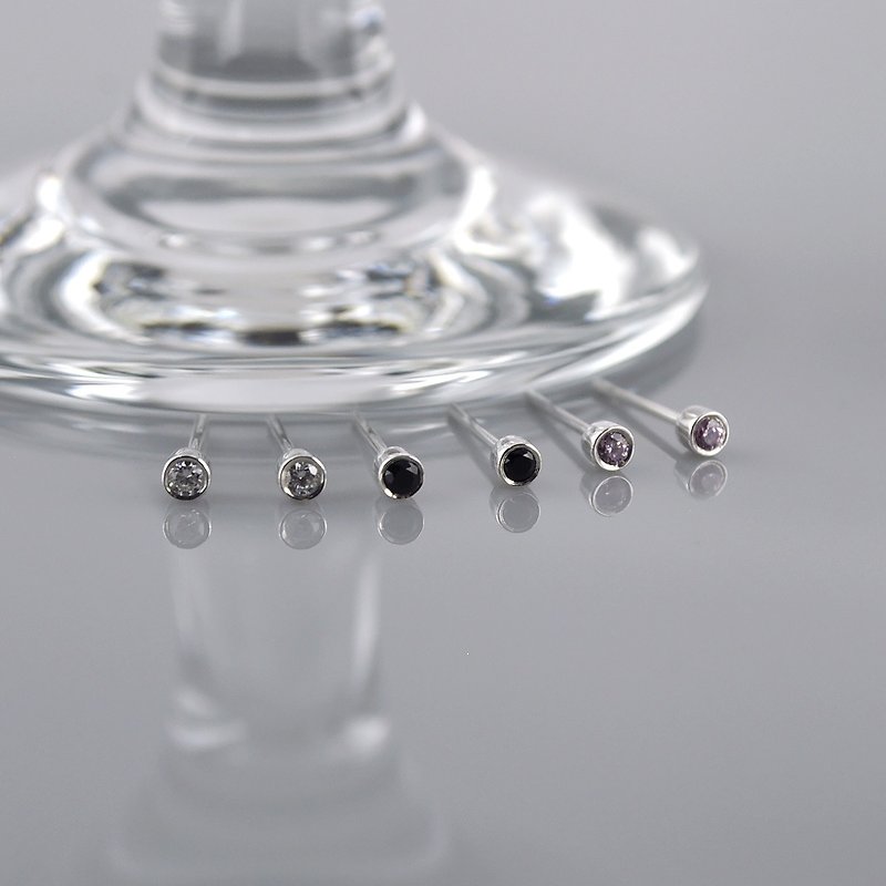 Tiny CZ diamond Stud Earrings - ต่างหู - เงินแท้ สีเงิน