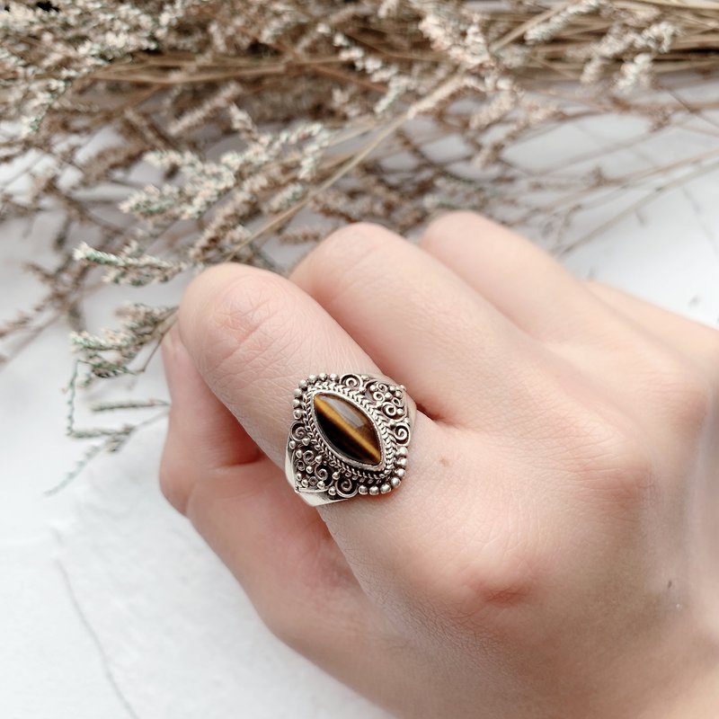 Tiger eye 925 sterling silver classical style ring Nepal handmade silver