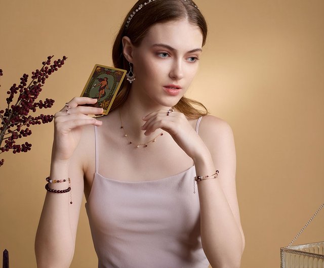 1117　ピーチムーンストーン×ローズクォーツ×ホワイトオニキス　天然石　お守り パープルガーネット、ローズクォーツ、ムーンストーン、14K