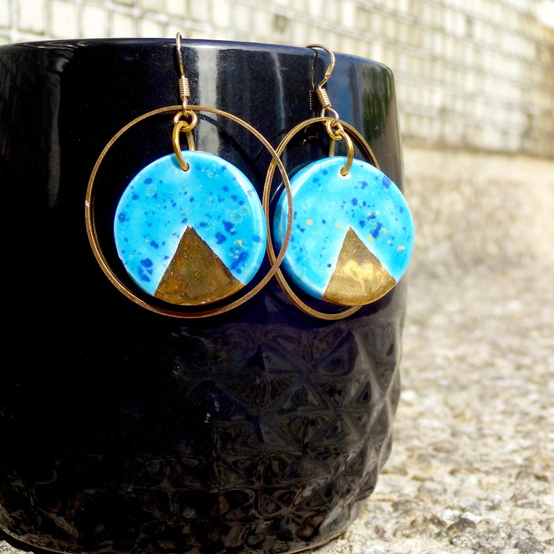 Blue Porcelain Stud earrings with 24k gold luster - ต่างหู - เครื่องลายคราม สีน้ำเงิน
