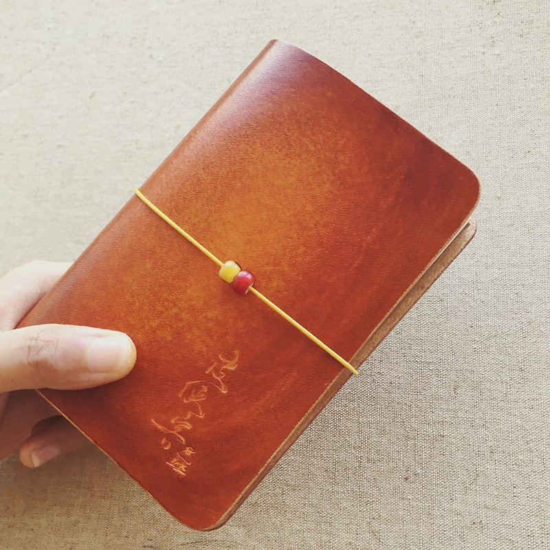Handmade cowhide passport TN travel notebook handmade reddish brown dyeing can be customized and can be engraved - สมุดบันทึก/สมุดปฏิทิน - หนังแท้ สีแดง