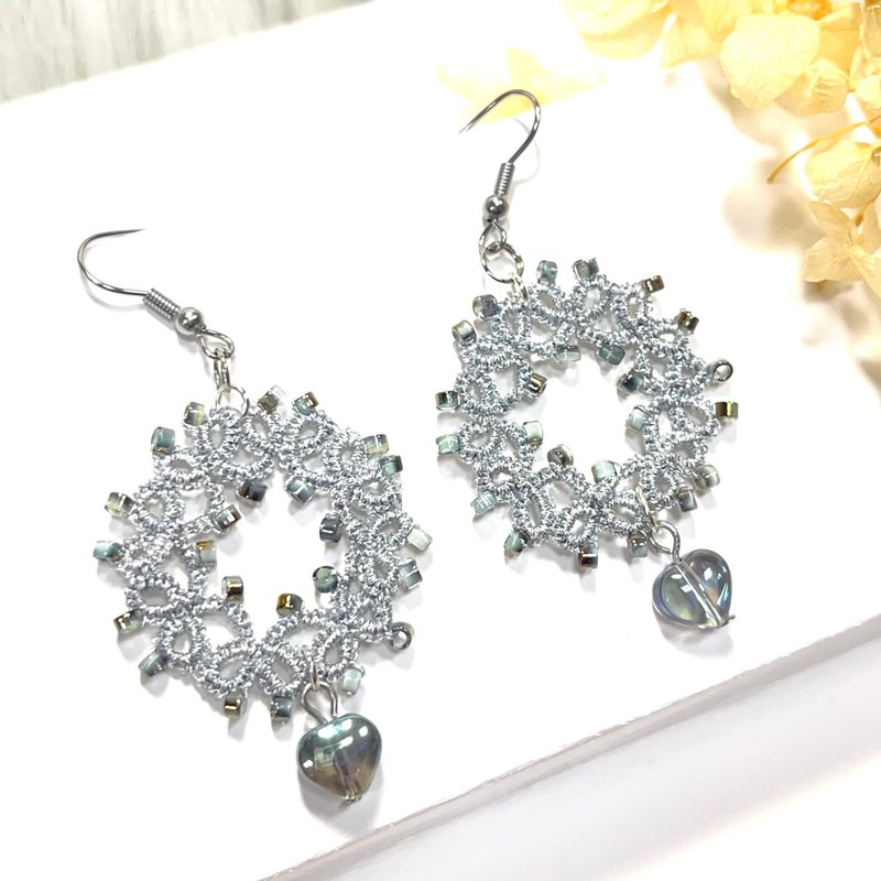 Sparkling woven earrings scattered around the world - ต่างหู - ไฟเบอร์อื่นๆ หลากหลายสี