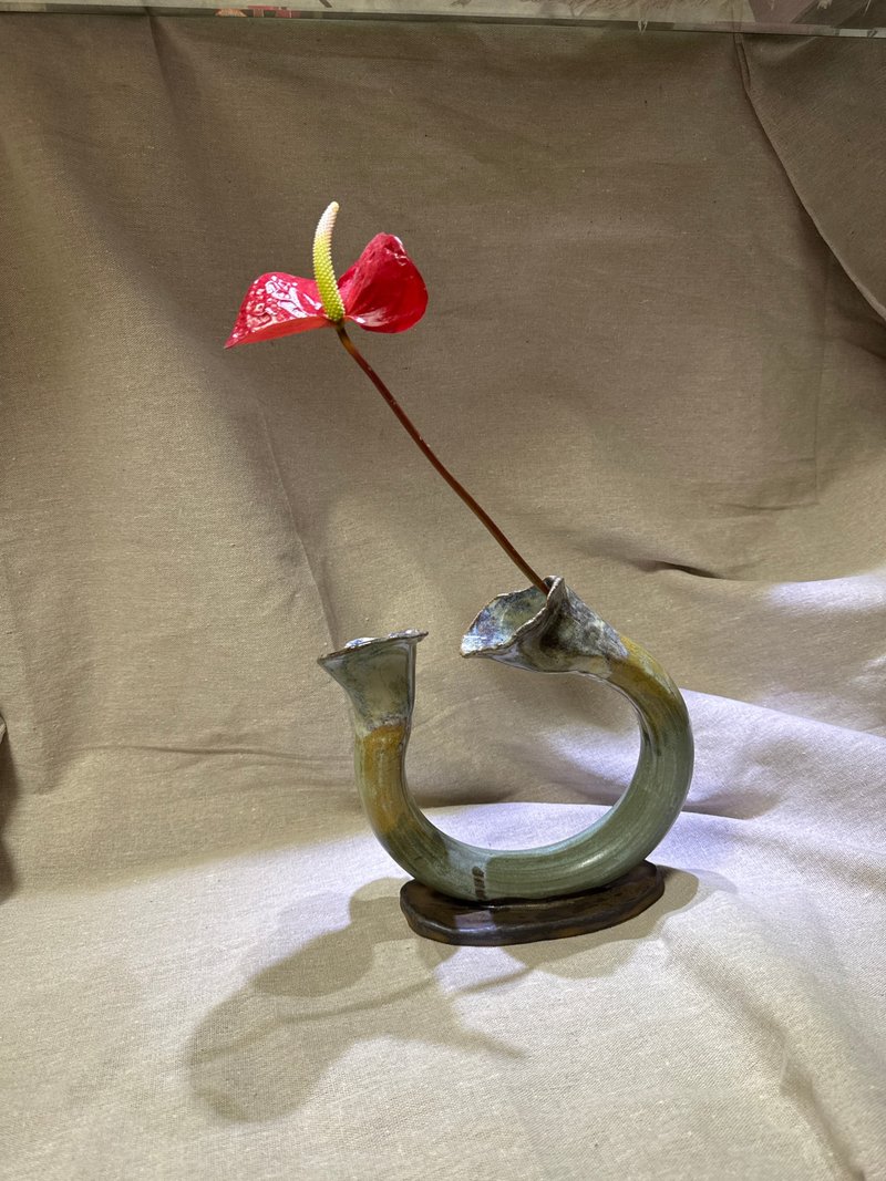 手拉胚雙口海芋花器 - 花瓶/花器 - 陶 