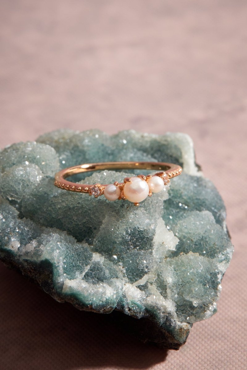 Freshwater Pearl Gold/Silver Ring - Whimsy - แหวนทั่วไป - เงินแท้ สีทอง