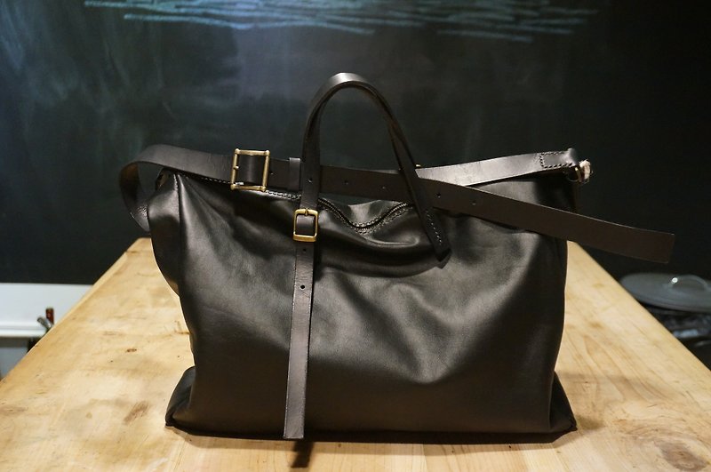 Hand-stitched large leather bag - กระเป๋าถือ - หนังแท้ 