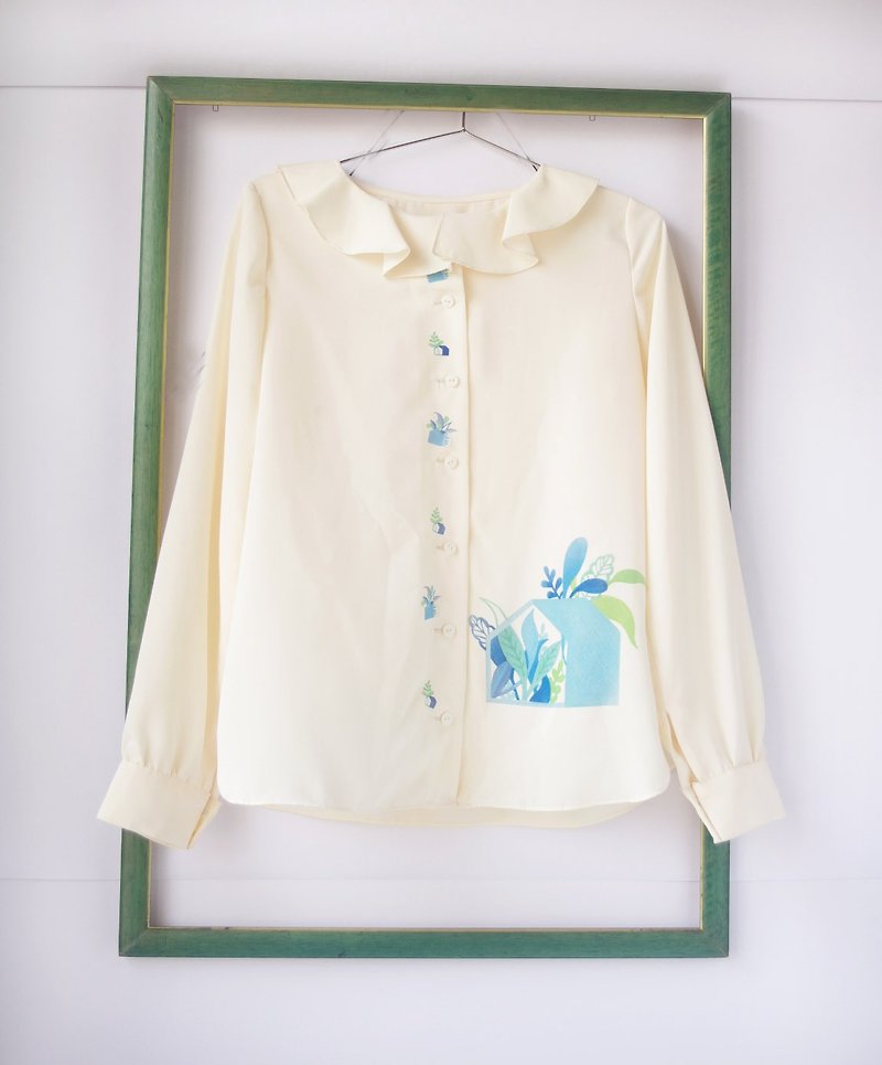 4.5studio picture book series - it's blue cabin - Beige lotus leaf collar shirt - Women's Shirts - Polyester Yellow