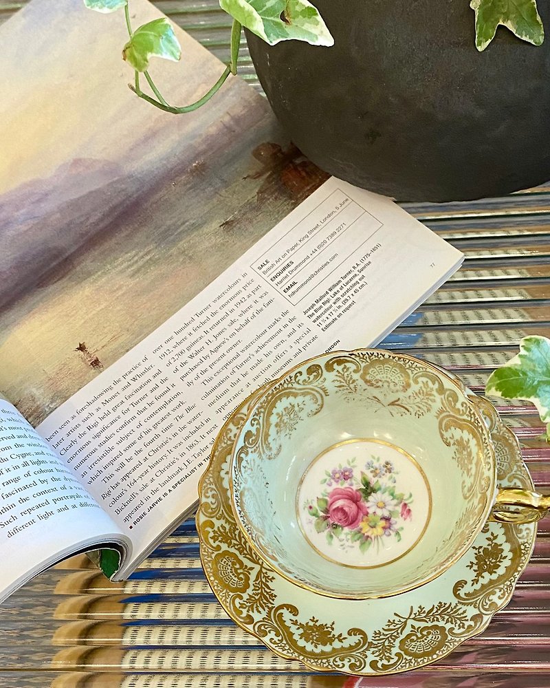 British famous brand Paragon bone china antique hand-painted gold flower tea set set (cup/saucer) - ถ้วย - เครื่องลายคราม สีเขียว