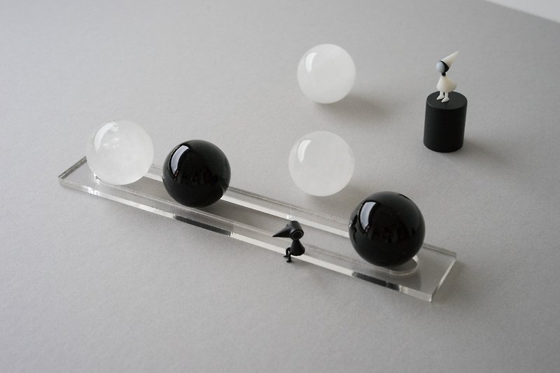 Black X White Crystal Balls - Items for Display - Crystal Black