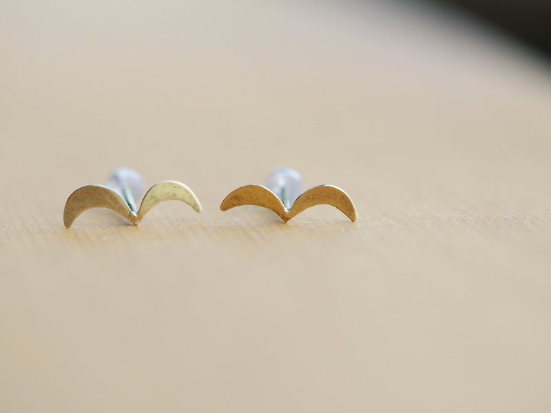 Seagull stud earrings material brass - Earrings & Clip-ons - Copper & Brass Gold