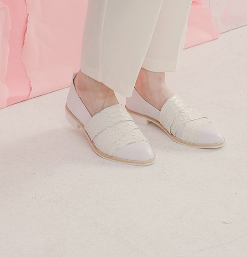 Broadband staggered sense of the set of round leather shoes white - Sandals - Genuine Leather White