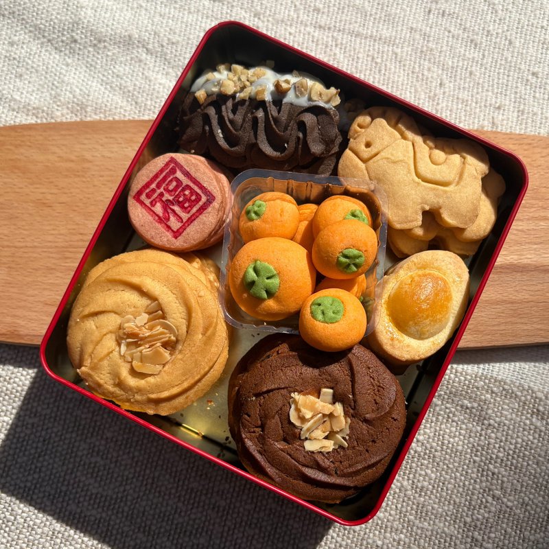 【伊甸台中迦南園】 春節餅乾鐵盒 多款餅乾 新年禮盒 限量販售 - 蛋捲/餡餅/零食 - 其他材質 多色