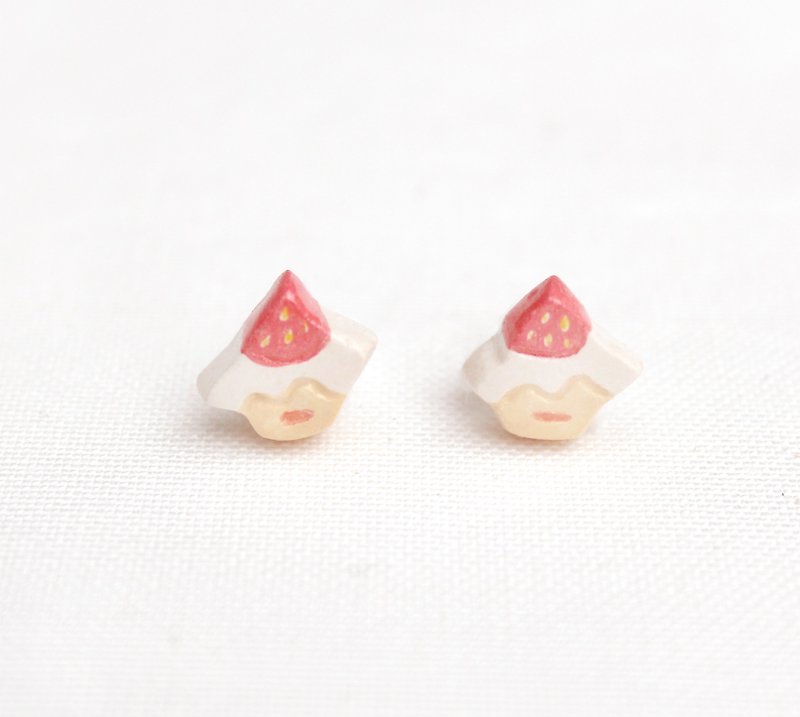 草莓 蛋糕 耳環/ 粉紅 / 甜美 / 手繪 / 可改耳夾 - 耳環/耳夾 - 黏土 粉紅色