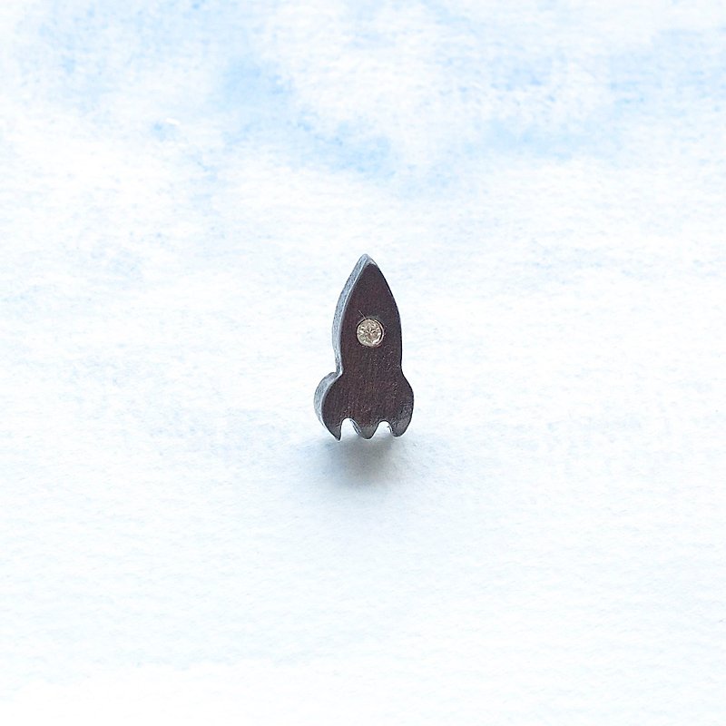 火箭  原木手工耳環 純銀耳針 單個 禮物訂製 - 耳環/耳夾 - 木頭 咖啡色