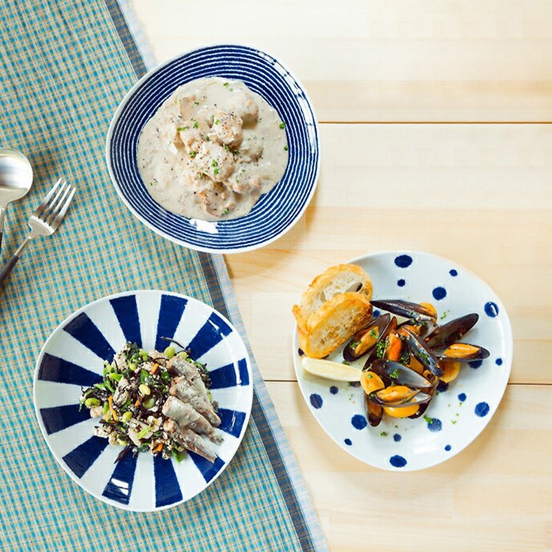 【西海陶器】波佐見燒 藍玉紋三件式主食盤 (3件式) - 禮盒組 - 盤子/餐盤 - 其他材質 多色