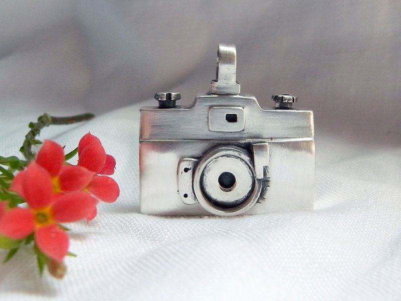 Silver Camera--A Memory Box--Silver Bird--Pendant Necklace with Wax Rope - สร้อยคอ - เงิน สีเทา