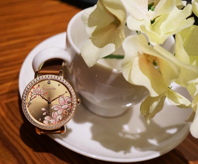 Coach watch with online flowers