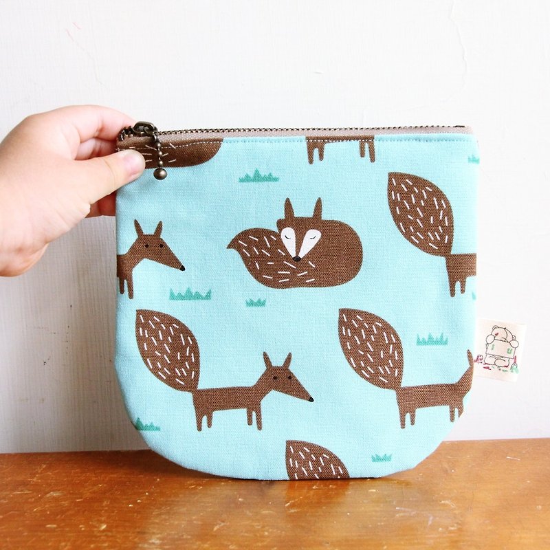Wen Qingfeng storage pouch like little fox water blue cosmetic bag camera bag gift travel - Toiletry Bags & Pouches - Cotton & Hemp Blue