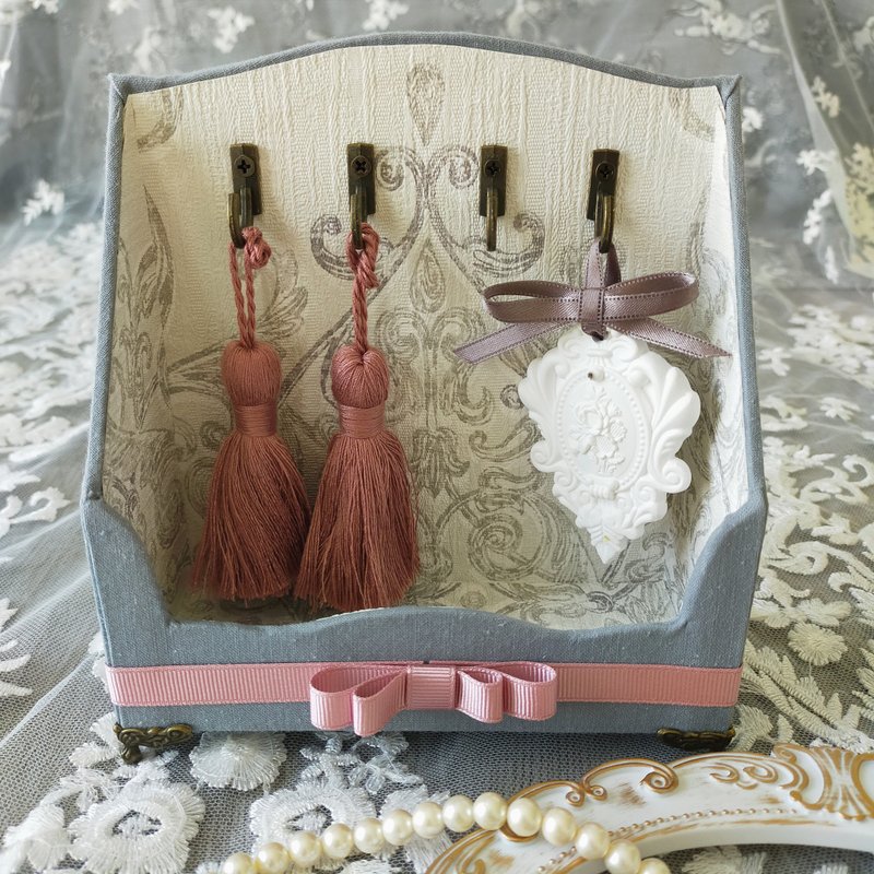 Key box French chic Ribbon Key stand Key rack Key case Key holder Key storage Made-to-order - ชั้นวาง/ตะกร้า - ผ้าฝ้าย/ผ้าลินิน สีเทา