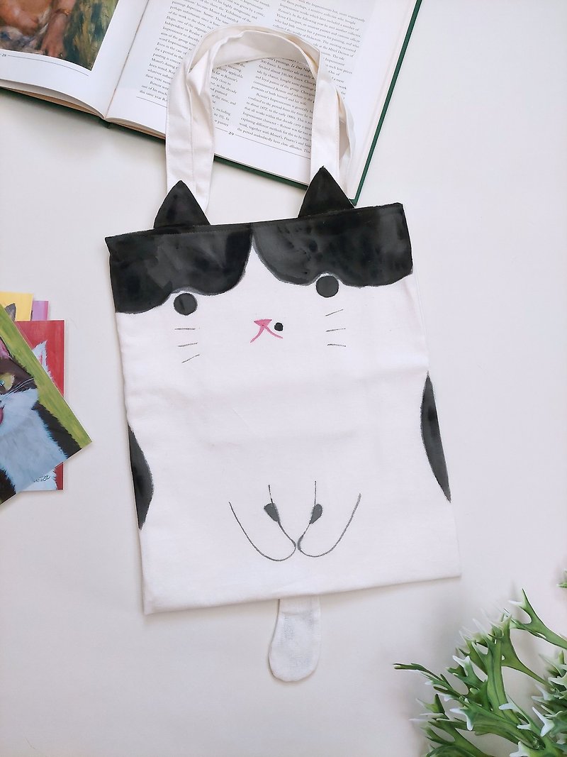 Hand-painted cat A4 tote bag/shoulder bag-Benz cat - กระเป๋าถือ - ผ้าฝ้าย/ผ้าลินิน สีดำ