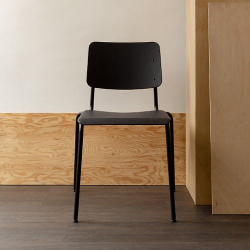 ESAILA FORE Chair | 曲木彎管學校椅 | 黑