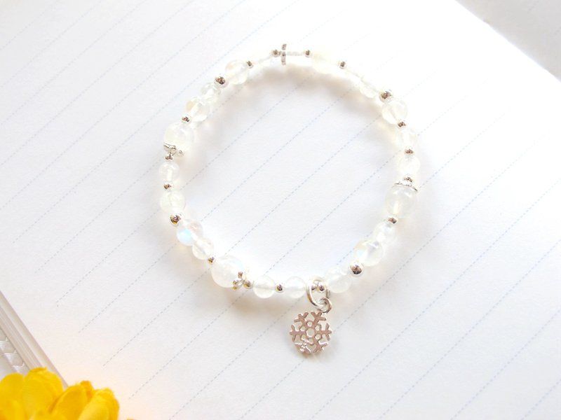 [White snow flake] moonstone x 925 silverware - hand-made natural stone series - Bracelets - Gemstone White