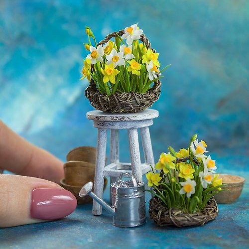 Rina Vellichor Miniatures TUTORIAL Miniature daffodils from air dry clay in a basket | PDF + video