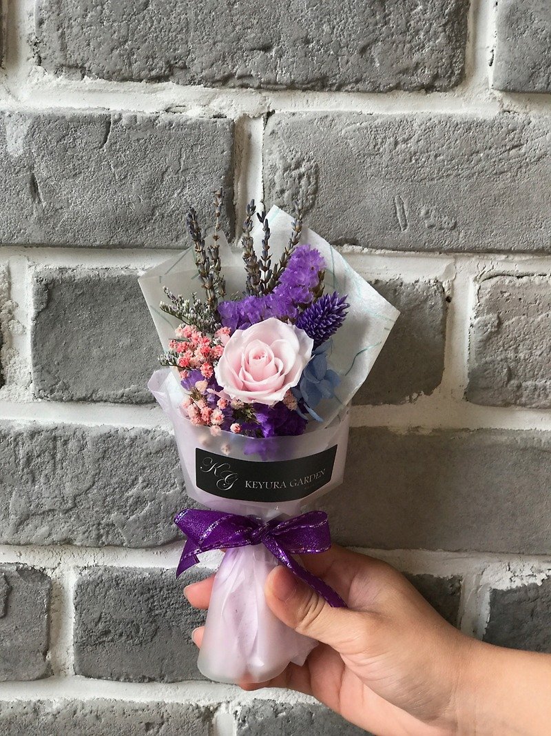 璎珞Manor*I0*Small bouquet of flowers / eternal flower dry flowers / gift bouquet / exchange gifts - ช่อดอกไม้แห้ง - กระดาษ 