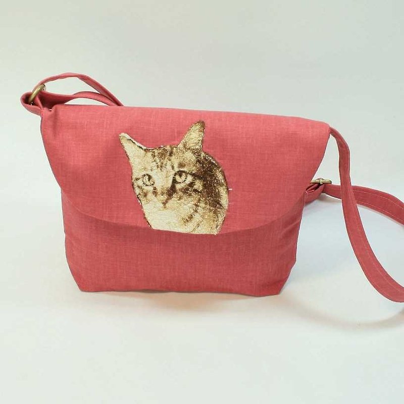 刺繡 25cm磁扣斜背包04--貓 - 側背包/斜孭袋 - 棉．麻 紅色