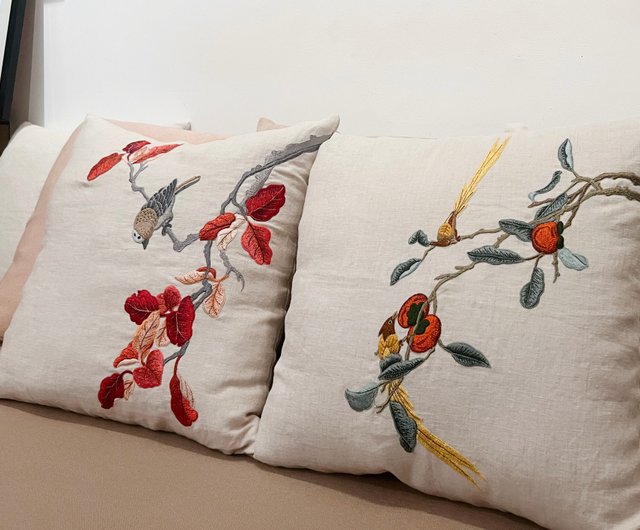 手刺繍リネンクッションカバー：ボタニカルアート 鳥＆柿 - ショップ