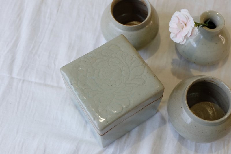 牡丹雕刻陶盒 - 擺飾/家飾品 - 陶 