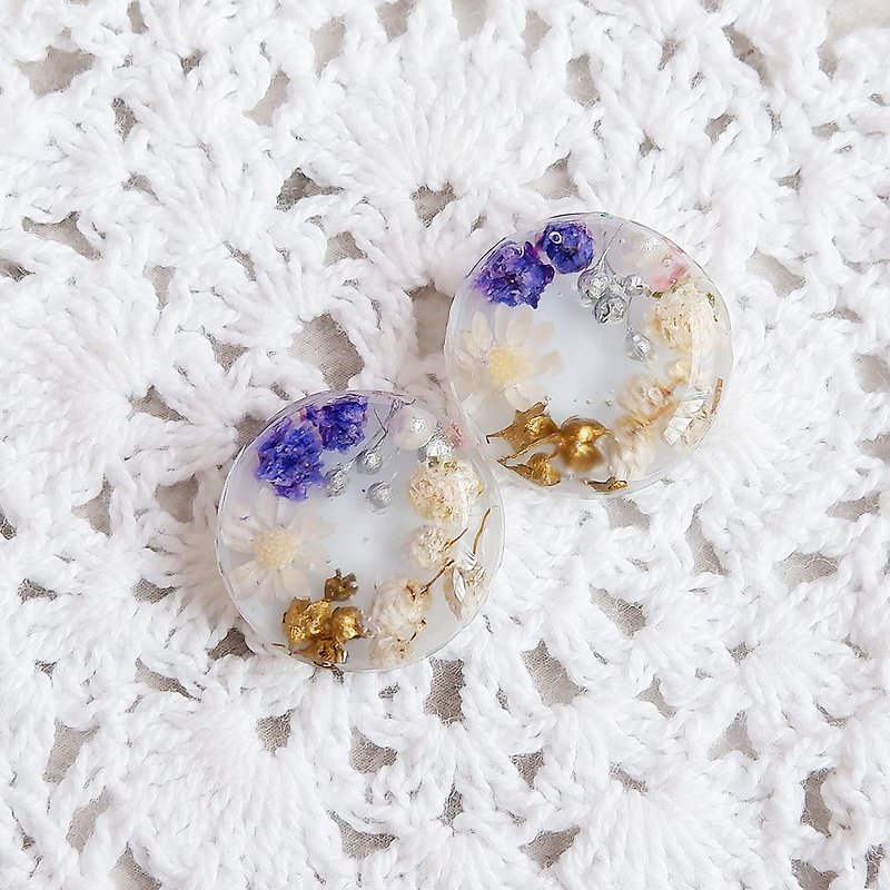Botanical Pattern Flower Earrings / Earrings Blue - Earrings & Clip-ons - Resin Blue