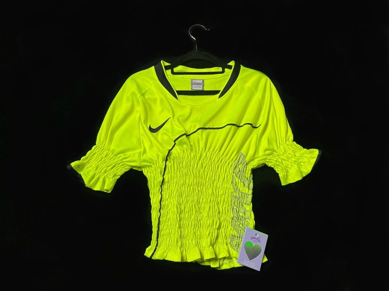 REGETHER Vintage modified NIKE short version elastic football jersey 26 - Women's T-Shirts - Polyester Green