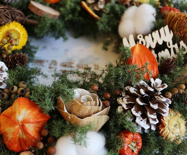 21.クリスマスリース Amazon.co.jp: Northlight フロックパイン、レッドボール、ベリー