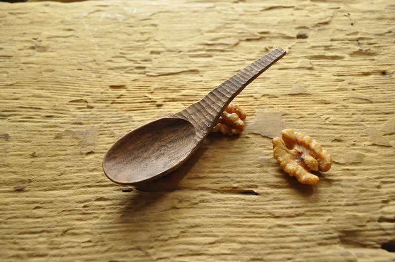 Hand-carved walnut soup spoon horizontal stripes / deep spoon / wood wax oil - Ladles & Spatulas - Wood Brown
