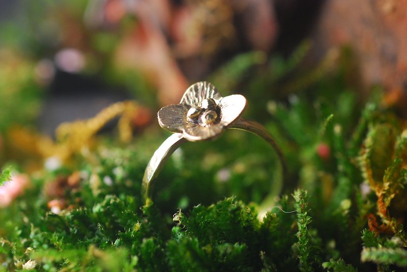 Small flower ring - General Rings - Other Metals Gold