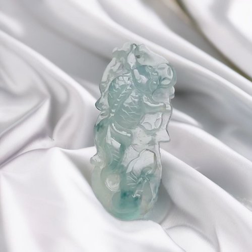 瓔珞翡翠 【願‧事事如意】冰種飄花翡翠如意金魚 | 天然緬甸玉A貨翡翠 |