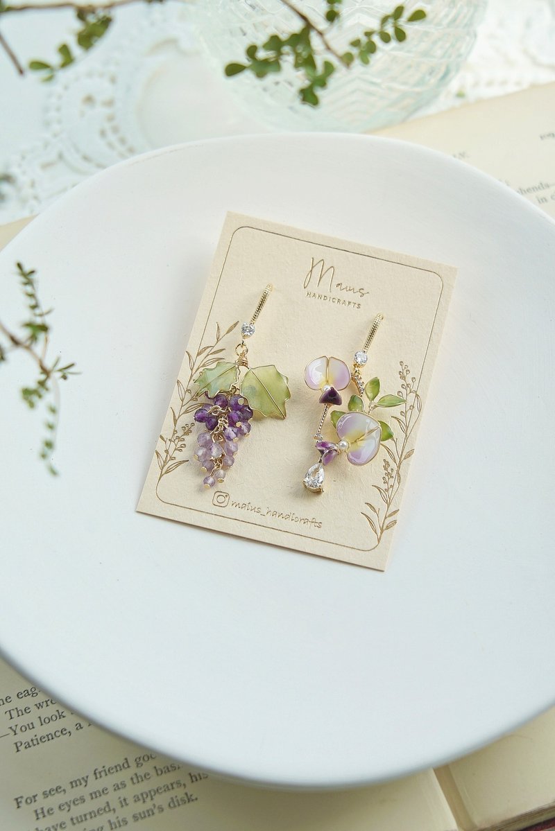 Grapes and Wisteria-Handmade resin earrings jewelry New Year gift - ต่างหู - เรซิน สีม่วง