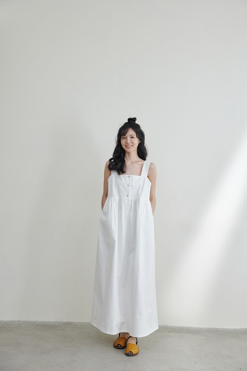 Waking Up Dress with Wide Straps - Intimate Lover - ชุดเดรส - ผ้าฝ้าย/ผ้าลินิน ขาว