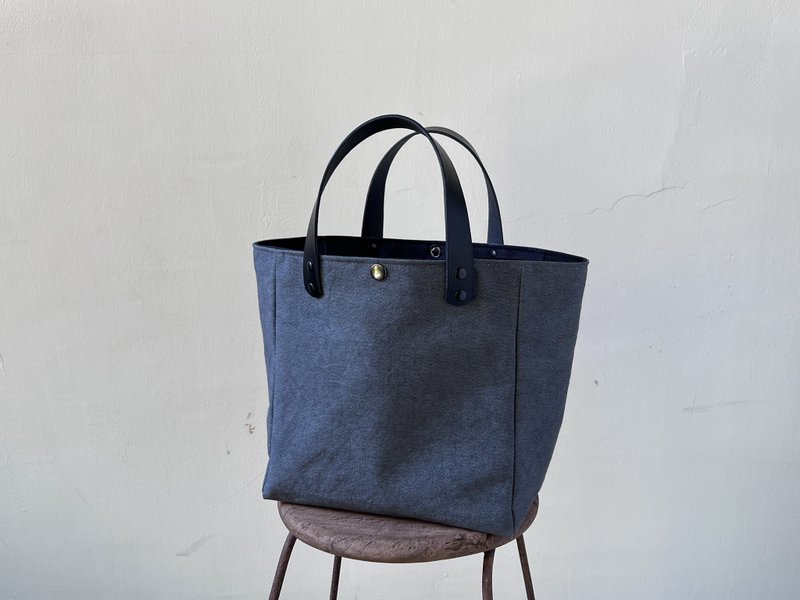 Simple Tote Bag S・Washed Dark Grey - กระเป๋าถือ - ผ้าฝ้าย/ผ้าลินิน สีเทา