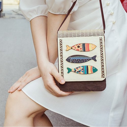 Jewel Art Studio 復古木質魚紋手袋活躍夏日個性時尚少女