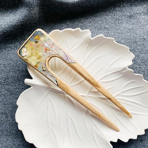 beMystery Hair Accessories, Wooden hair clip with real flowers