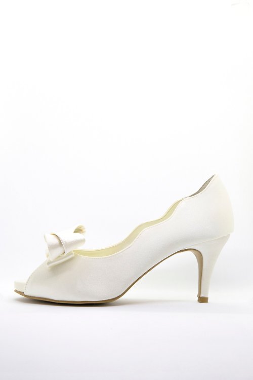 Dahlia Blanc 韓國製蝴蝶結緞面小波浪低跟婚鞋
