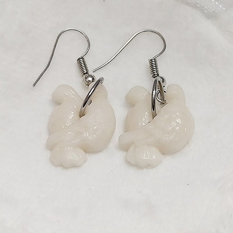 Dove White Color Earring Handmade Air Dry Clay Eco Friendly Stainless Hook - 耳環/耳夾 - 黏土 白色